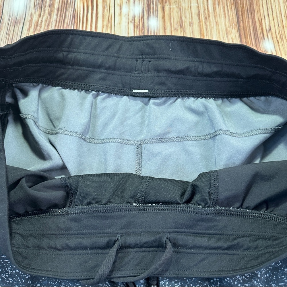 Lululemon Athletica Men's Black Shorts Unlined  Size Large - Picture 2 of 14